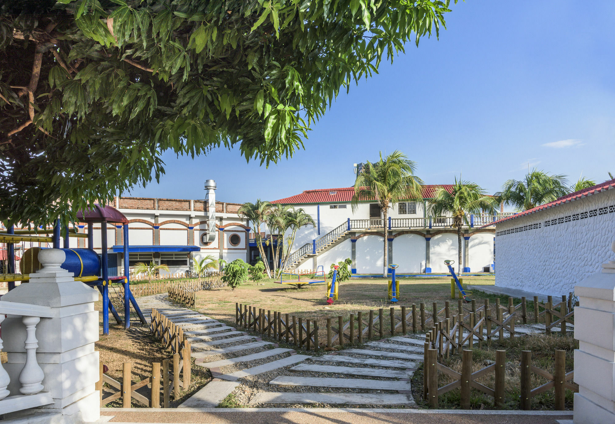 Hotel Sunrise Centro Vacacional Apiay Exterior foto
