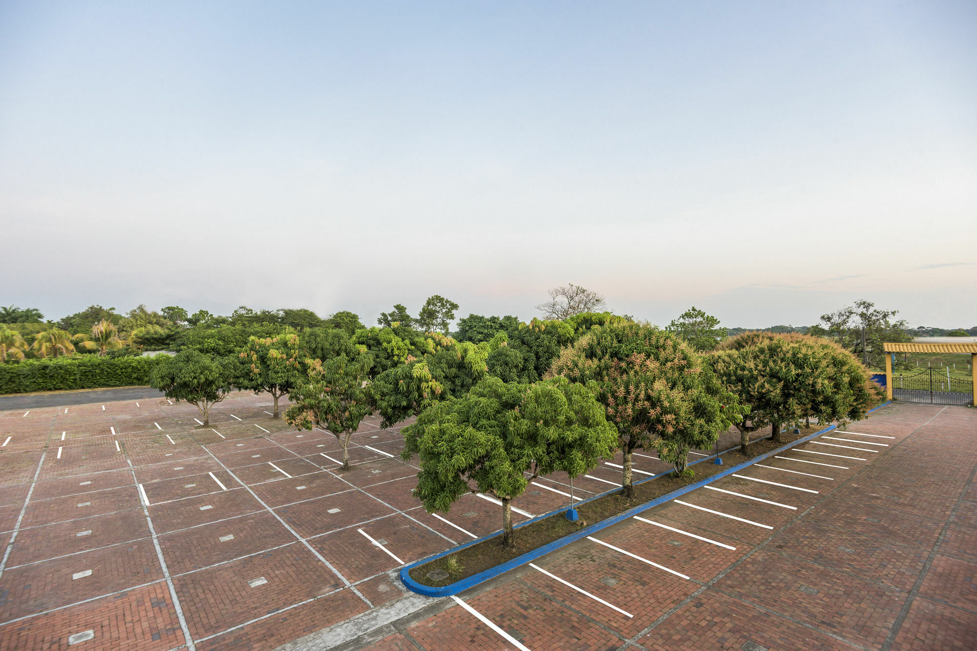 Hotel Sunrise Centro Vacacional Apiay Exterior foto